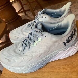 Hoka Arahi 6 Women’s size 9B
